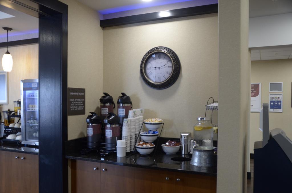 邦尼维尔康福特茵酒店 Bonnyville 外观 照片