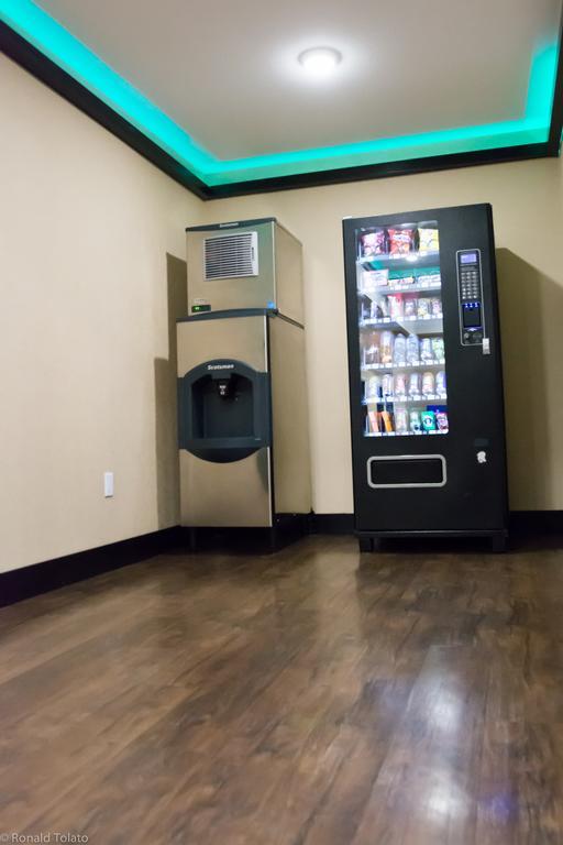 邦尼维尔康福特茵酒店 Bonnyville 外观 照片