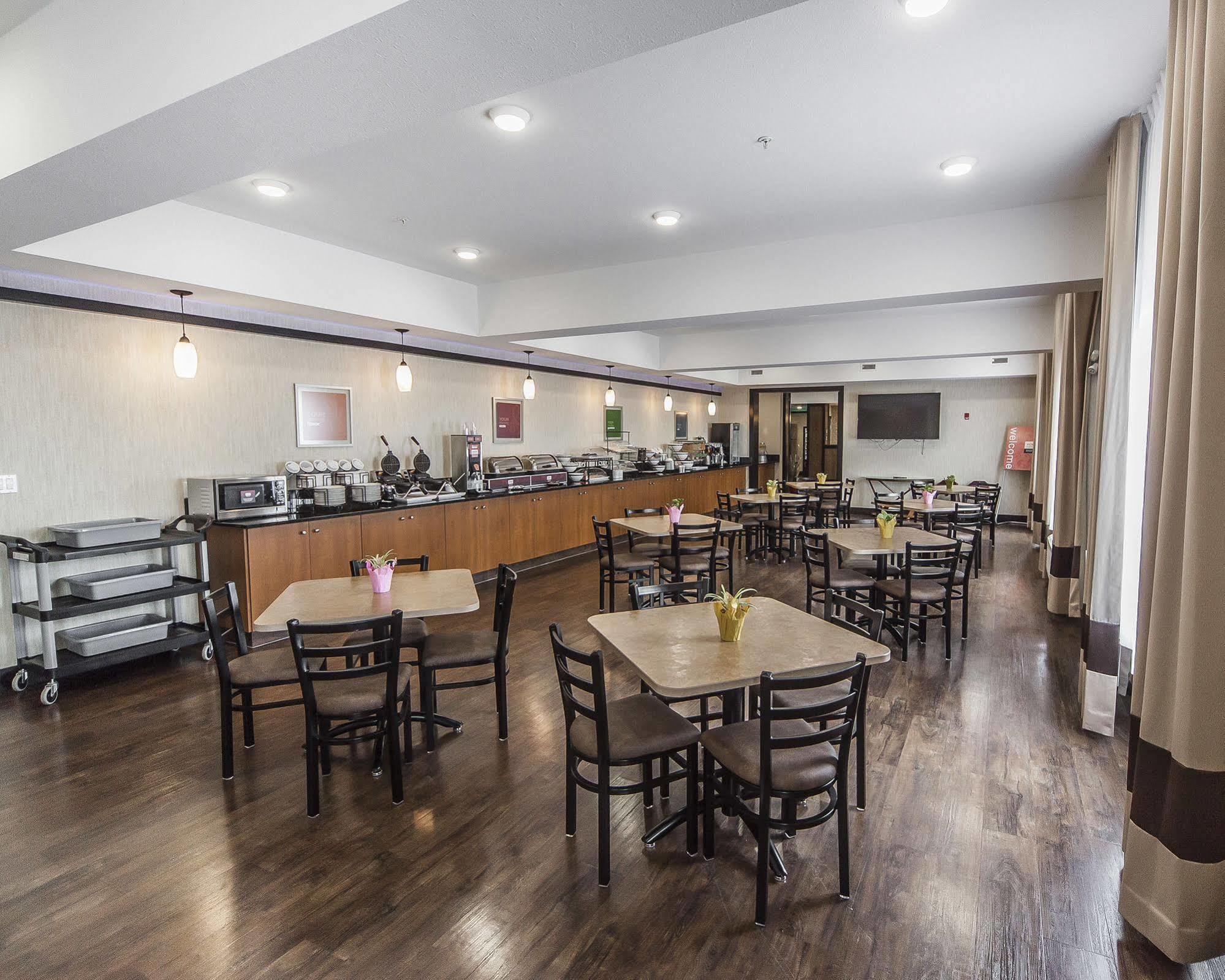 邦尼维尔康福特茵酒店 Bonnyville 外观 照片